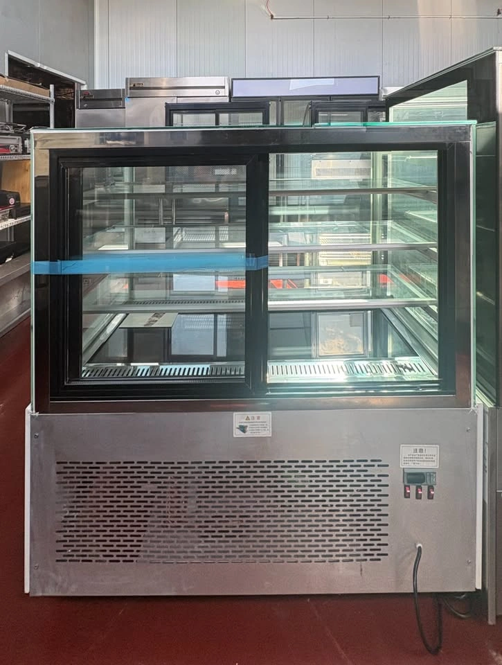 Pastry Display Case Refrigerator – Sep 21 Auction - photo 5
