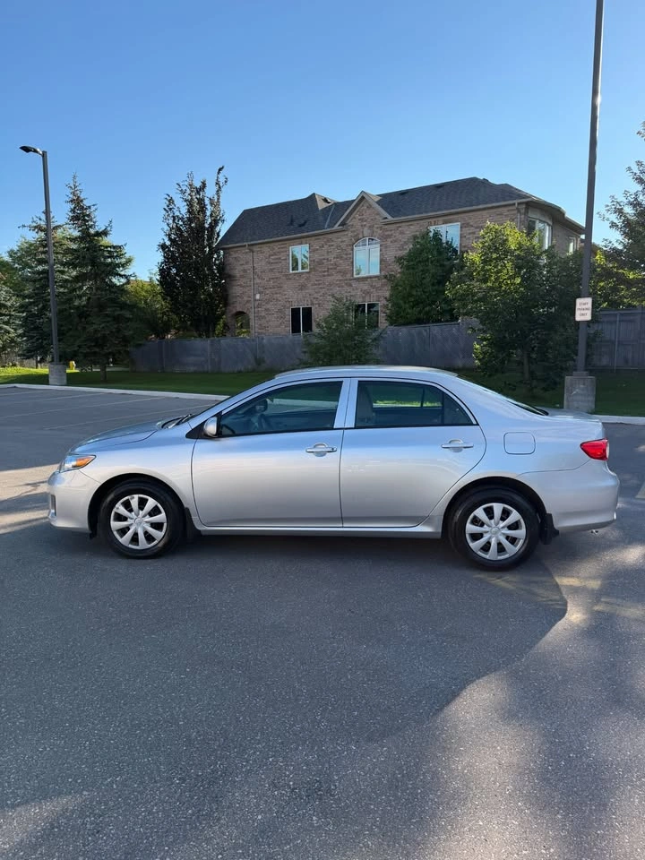 2012 Toyota Corolla *1 Owner* - photo 3