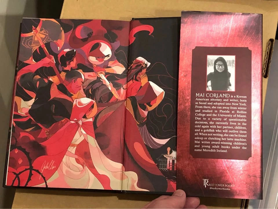 Five Broken Blades by Mai Corland Hardcover Special Edition - photo 5