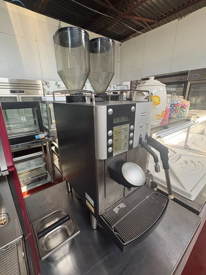 Franke Evolution Espresso Machine – Sep 21 Auction | Toronto - photo 3