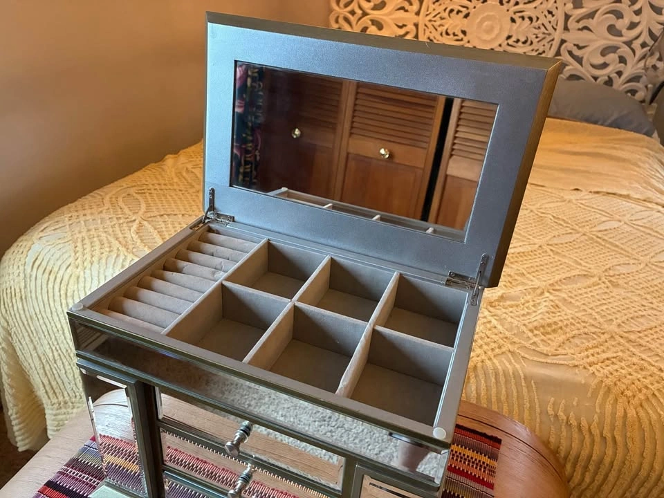 Mirrored jewelry box - photo 2