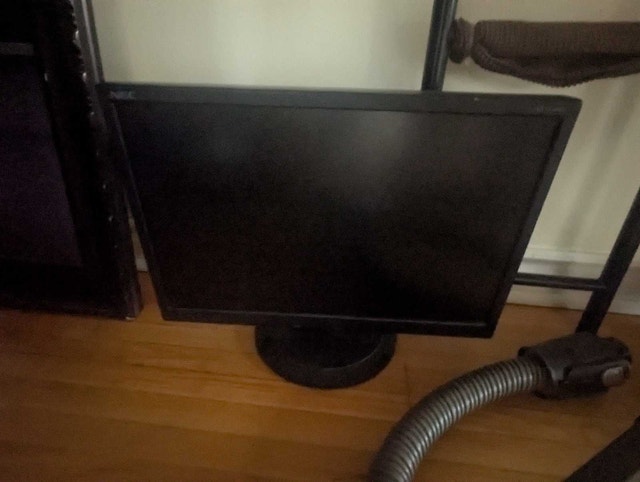 NEC Monitor - photo 3
