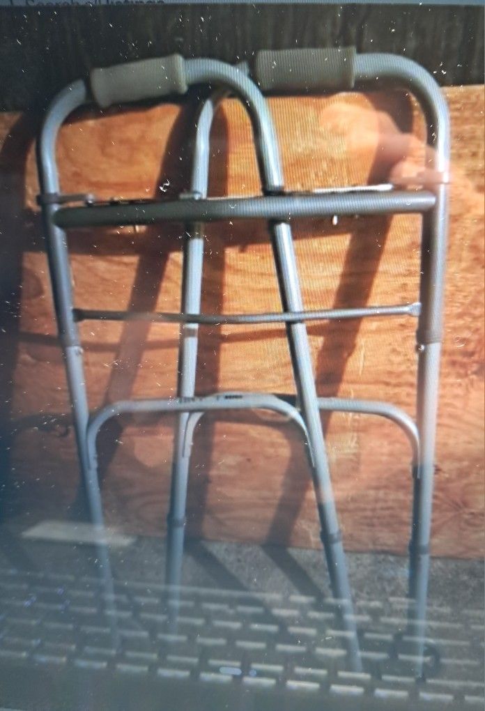 Adult walker