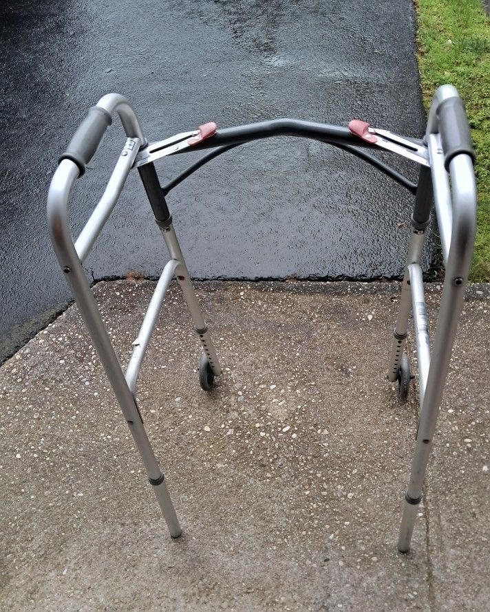 Adult walker - photo 2