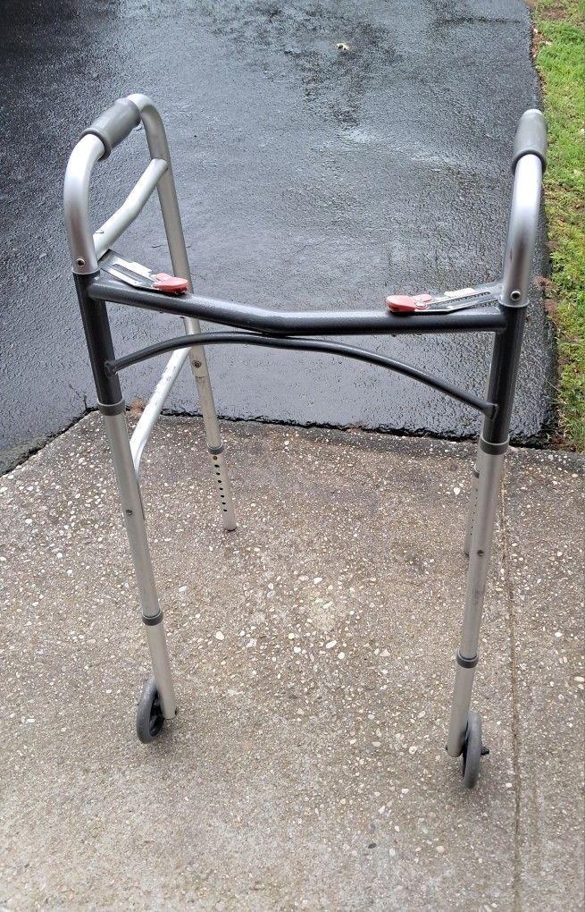 Adult walker - photo 3