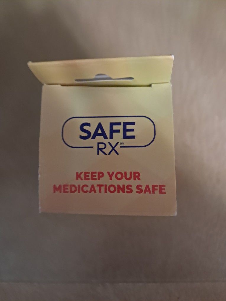 Locking prescription vial - photo 2