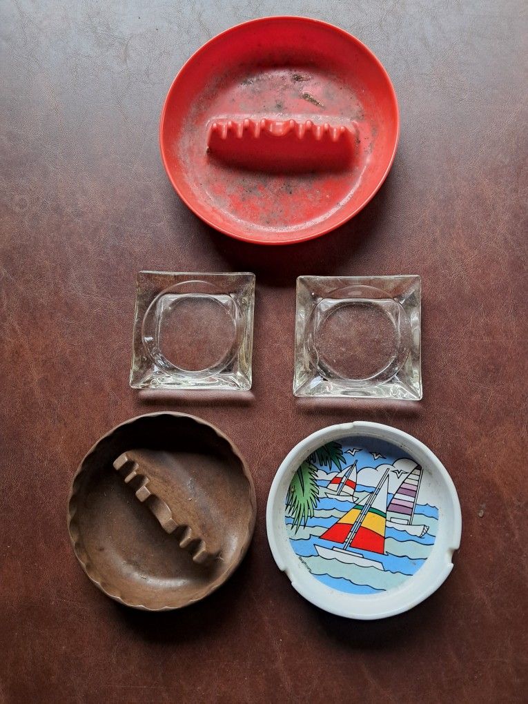 Smoker Special: 5 Ashtrays