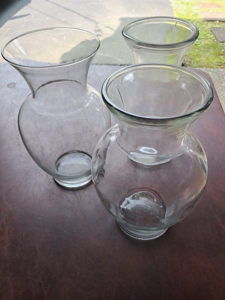 11 inches high Vases - photo 2