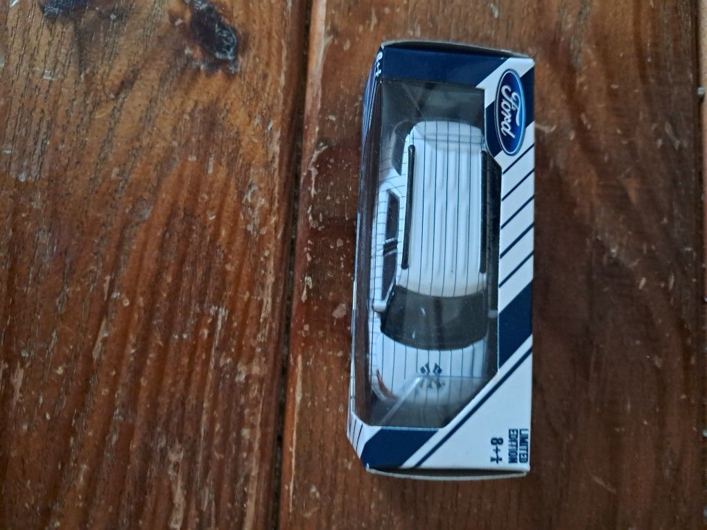 Greenlight 2011 Ford Explorer