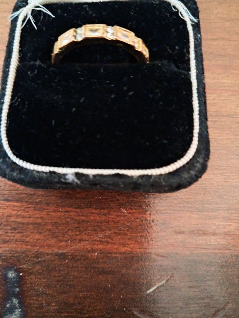 Woman's ring