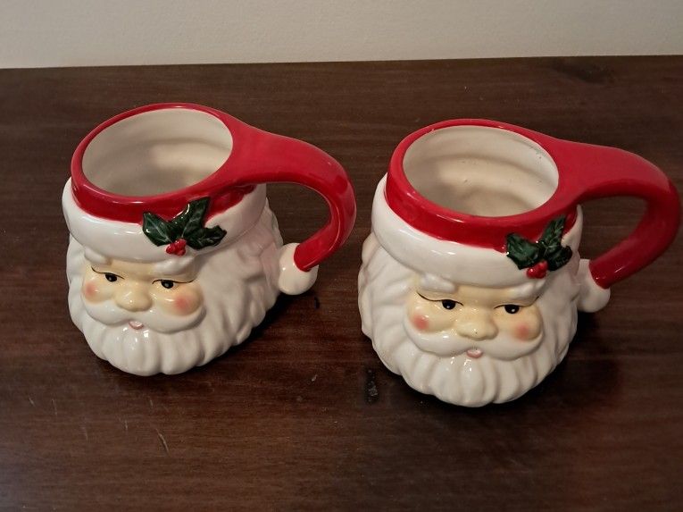 4 Vintage Santa mugs - photo 4