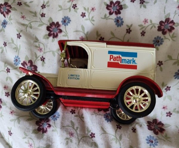 Limited edition Pathmark coin bank - photo 4