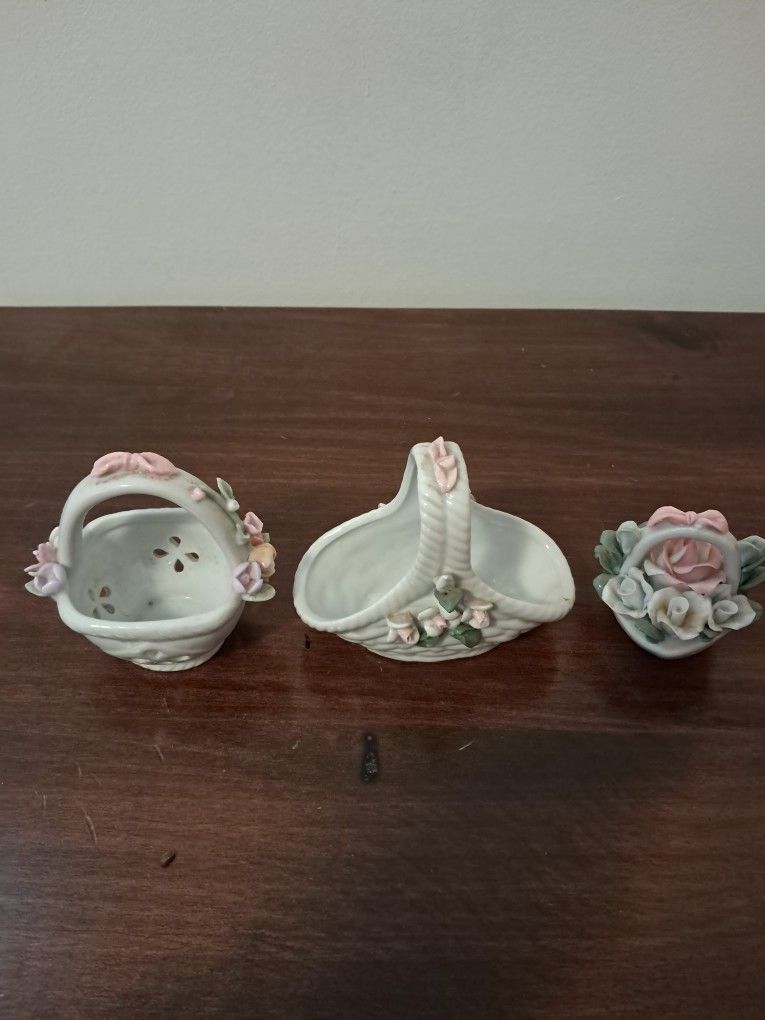 Vintage porcelain trinket baskets