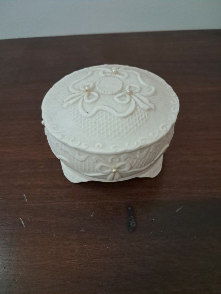 Trinket box