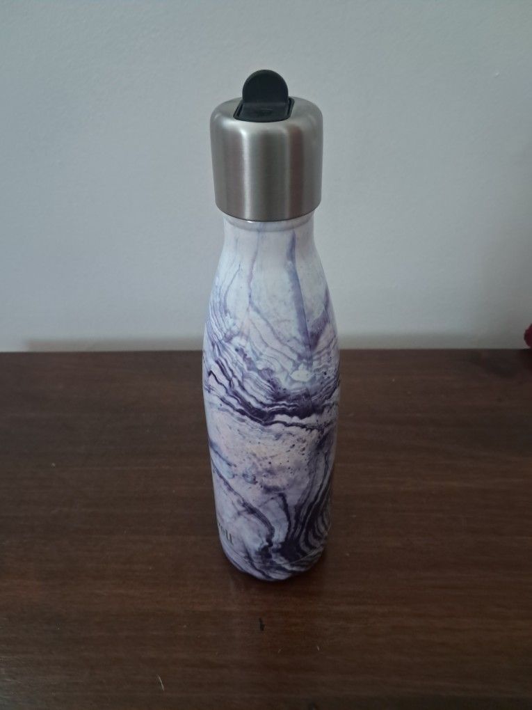 Stainless steel water bottle