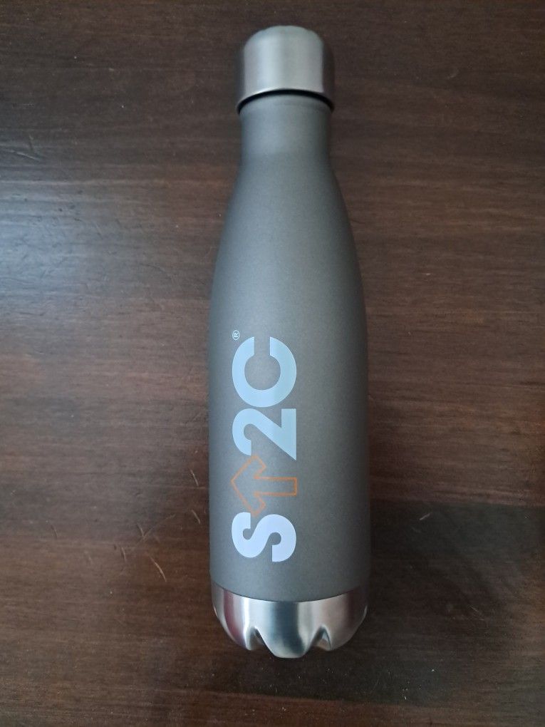 Stainless steel water bottle