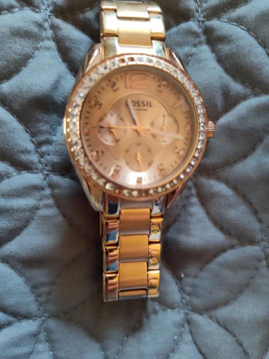 Women's Fossil Watch - photo 2
