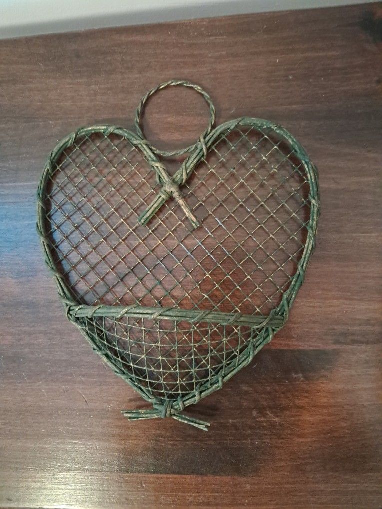 Metal heart shape wall hanger - photo 2