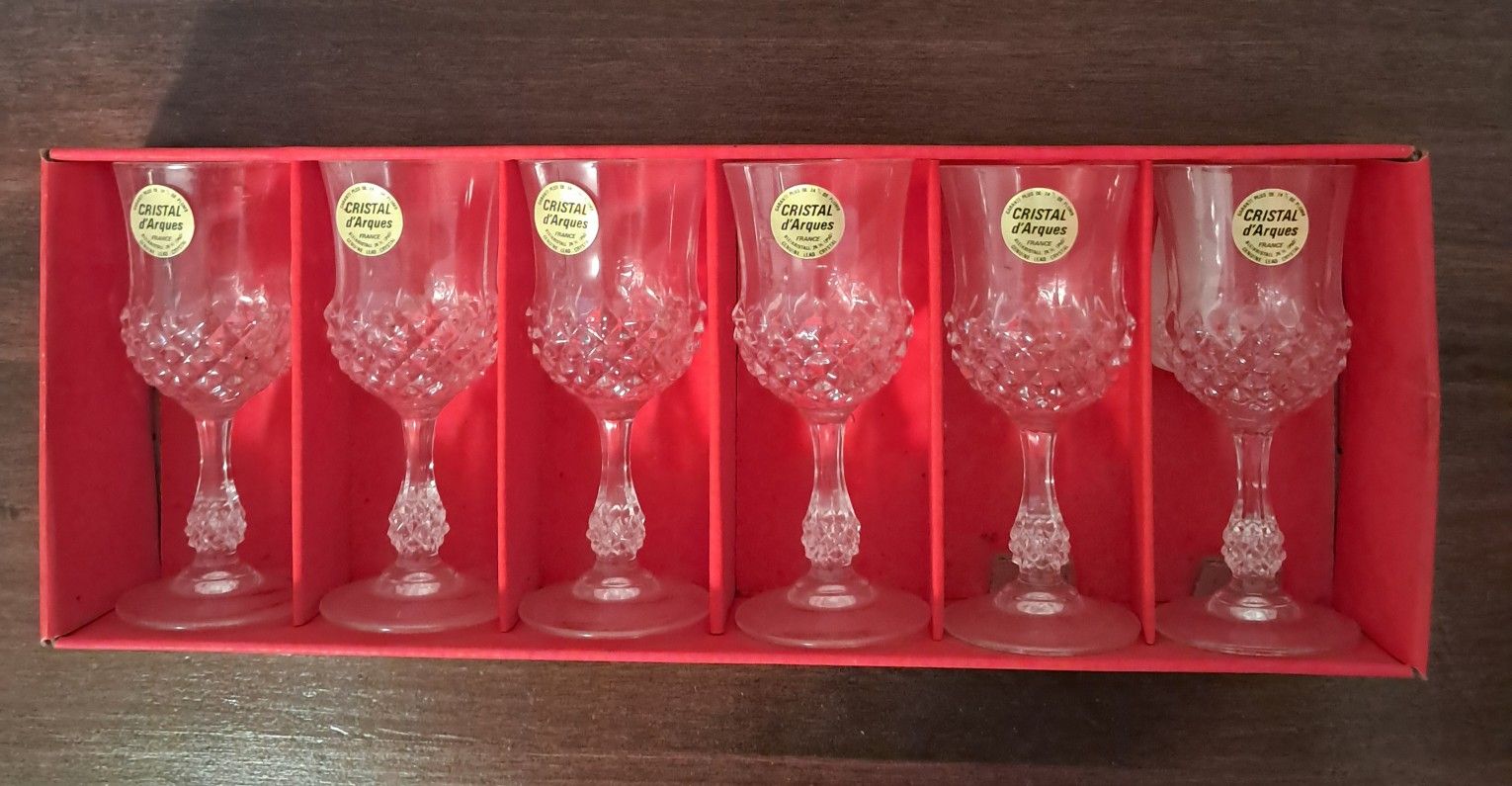 Six crystal glasses inbox