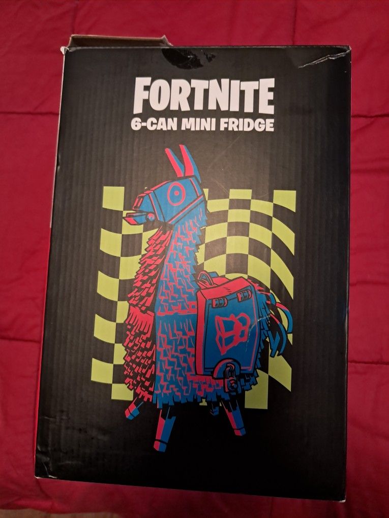 Fortnite Six Can mini fridge - photo 2