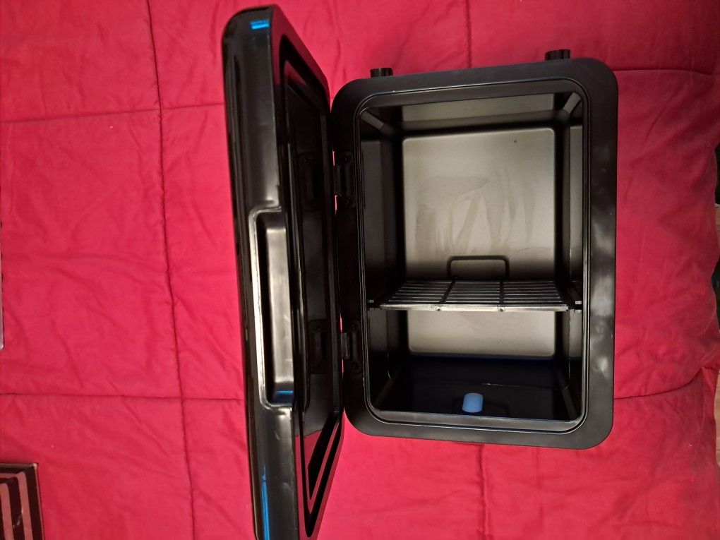 Fortnite Six Can mini fridge - photo 5