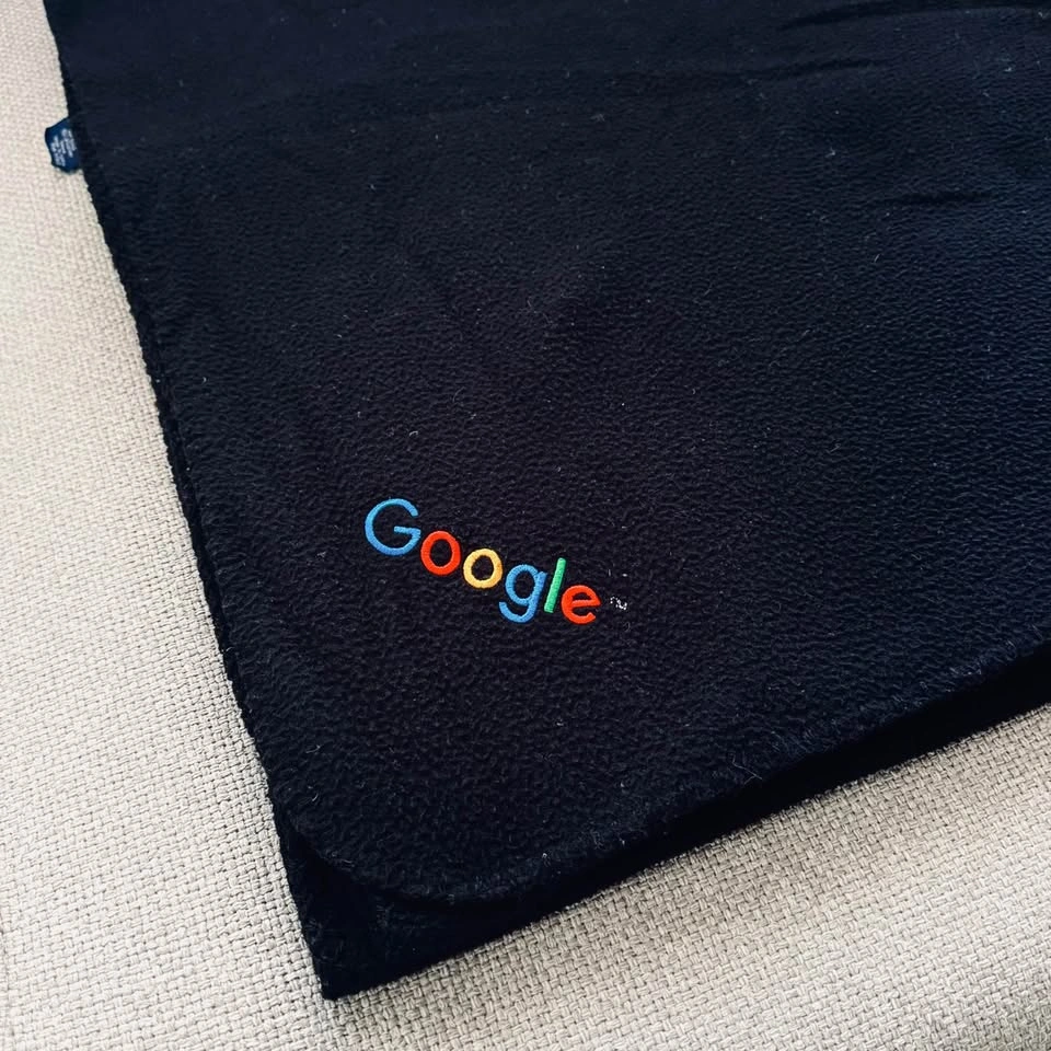 Google Fleece Throw Blanket - 60”x40”🏈 - photo 2
