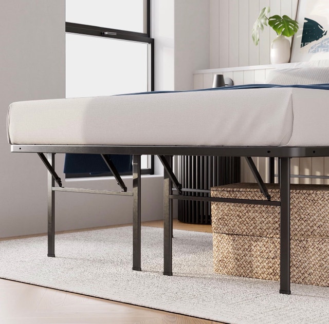 Zinus 18 Inch full Mattress bed frame - photo 2