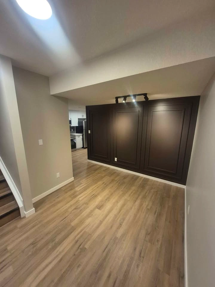 2 Beds 1 Bath - Apartment - photo 2