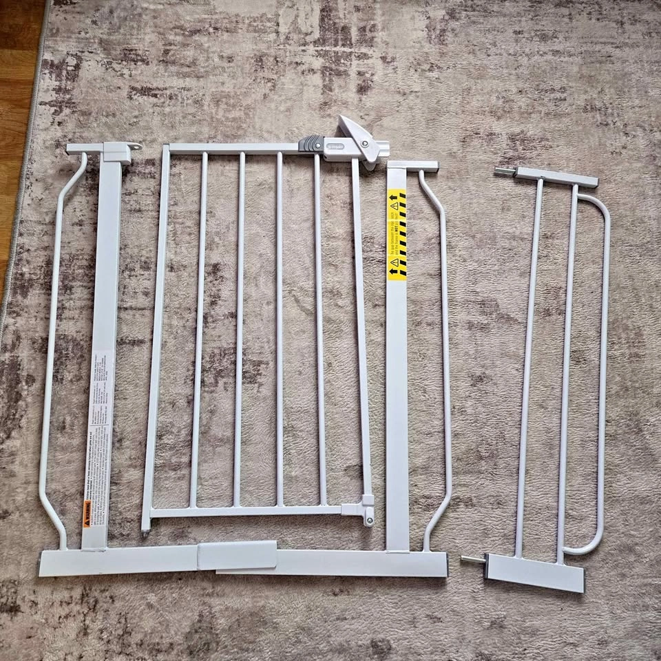 Metal Walk Through Baby/Pet Gate - White