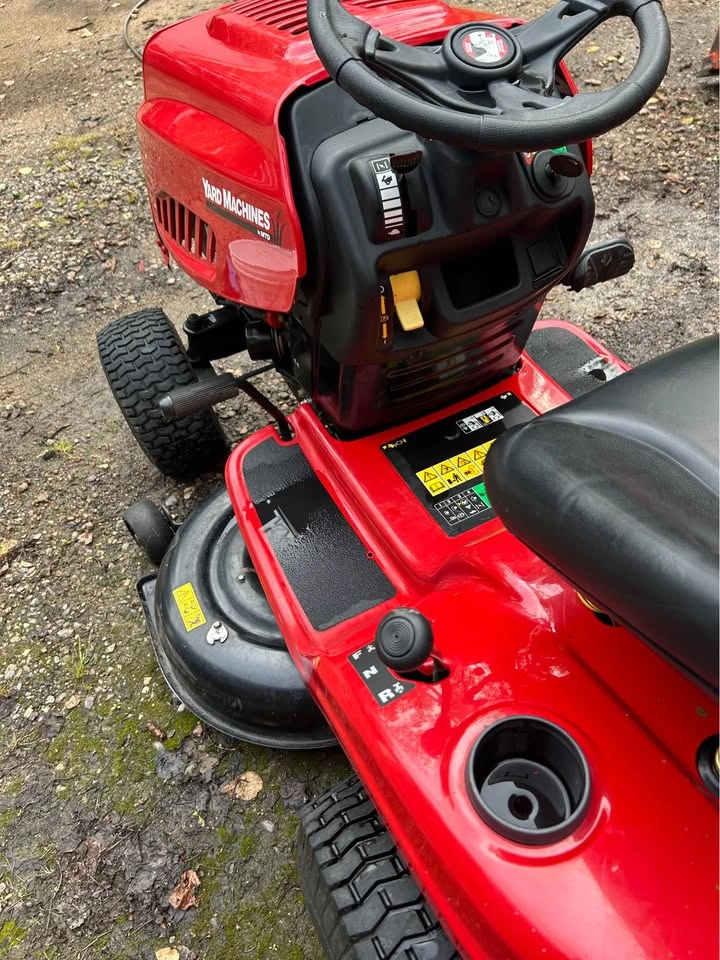 2020 42" MTD Yard Machine Ride Mower - photo 3