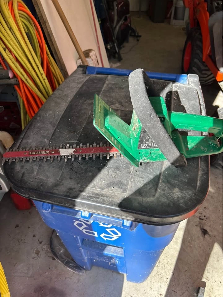 14 inch Weedeater and Excalibur Hedge Trimmer - photo 2