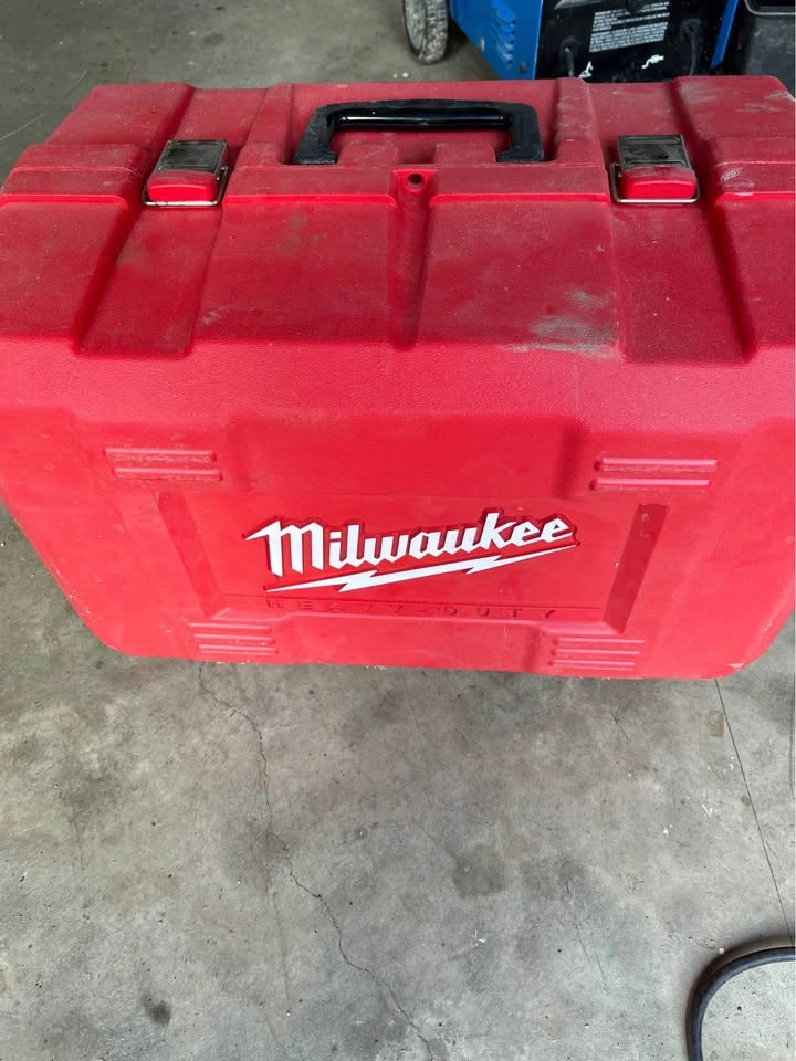 Milwaukee 8 inch metal cutting saw - photo 3