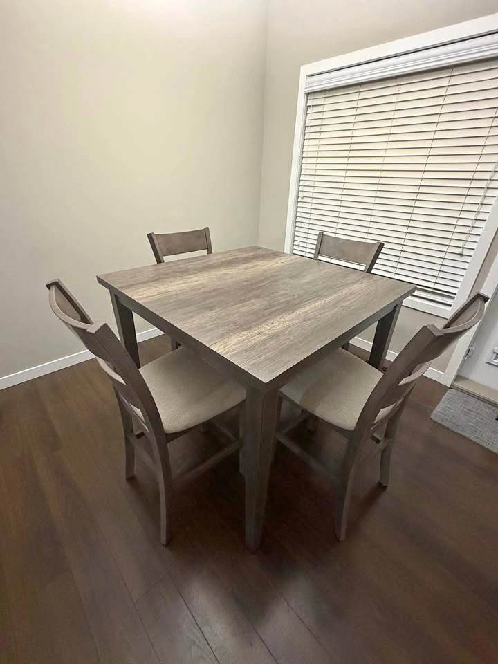 Dining Table with 4 Chairs