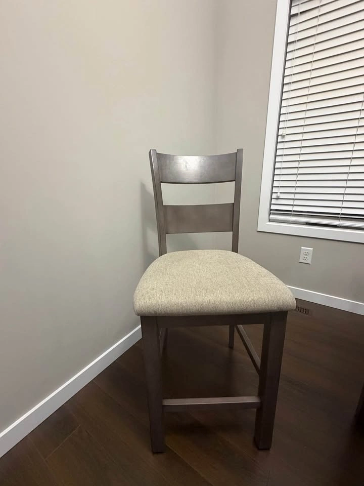 Dining Table with 4 Chairs - photo 2