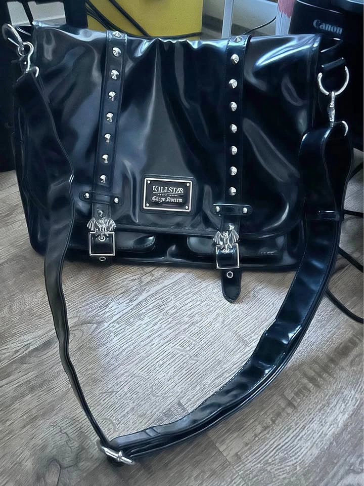 Killstar Go bats messenger bag