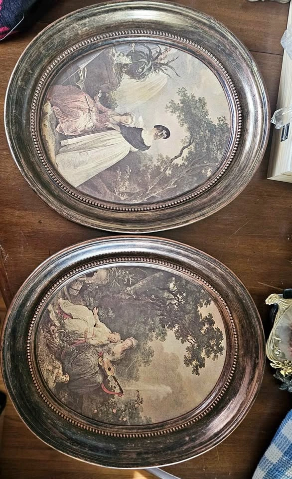 Vintage oval art print pictures