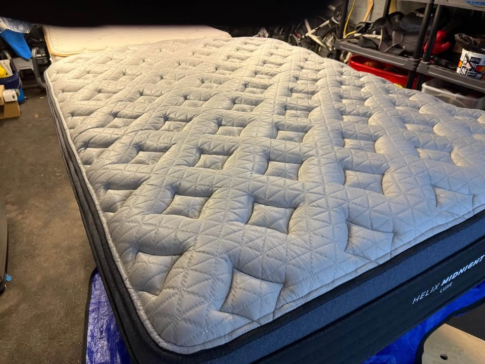 Helix Luxe Midnight Queen Mattress with GlacioTex Cover - photo 2