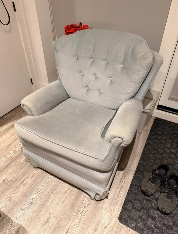 Lightblue Upholstered Armchair - Tufted Living Room Lounge Chair - photo 2