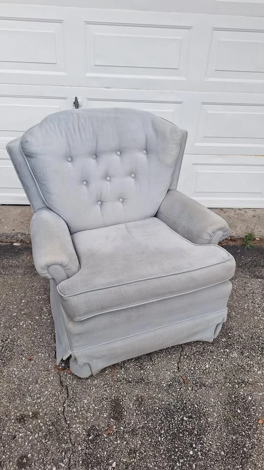 Lightblue Upholstered Armchair - Tufted Living Room Lounge Chair - photo 3