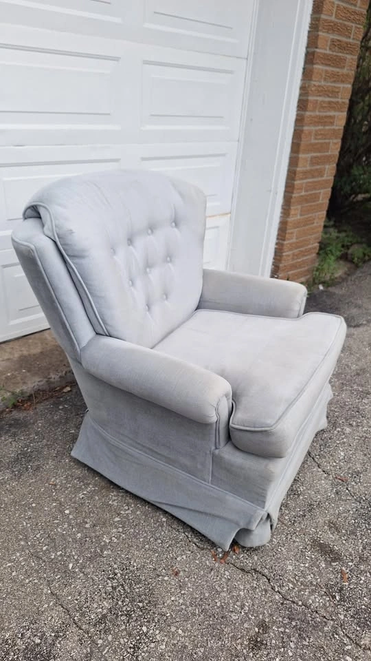 Lightblue Upholstered Armchair - Tufted Living Room Lounge Chair - photo 4