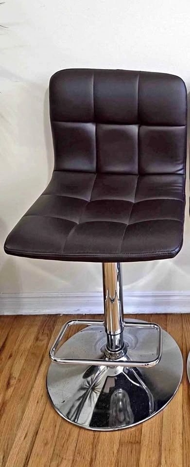Adjustable Leather Bar Stool in Black