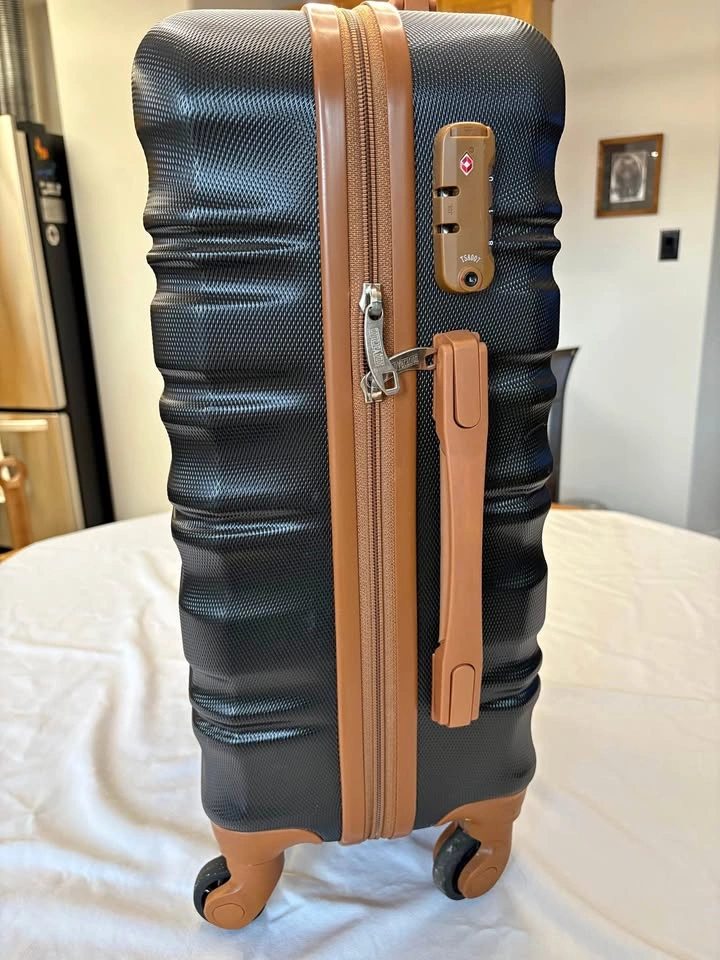 Long Vacation Hardshell Spinner Suitcase
