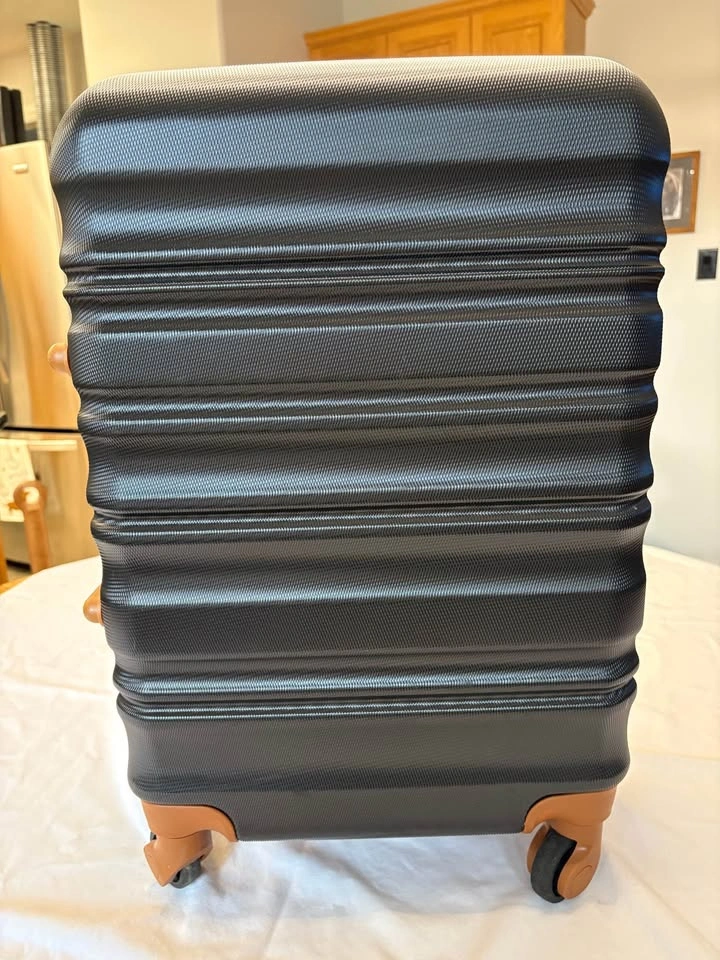 Long Vacation Hardshell Spinner Suitcase - photo 3