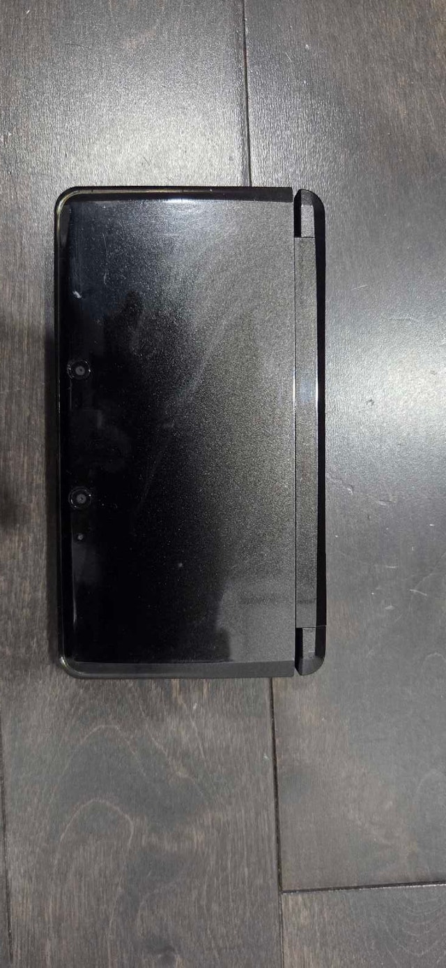 3DS very good condition comes with charger - photo 2