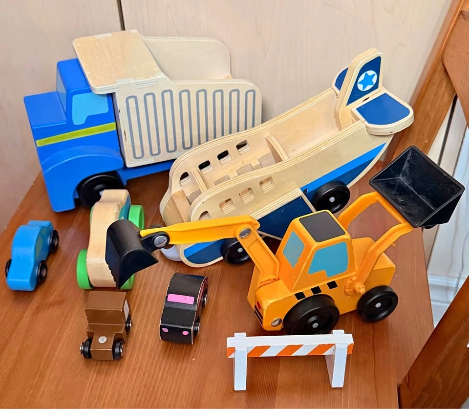 Assorted Wooden Toys by Melissa & Doug 15/Lot