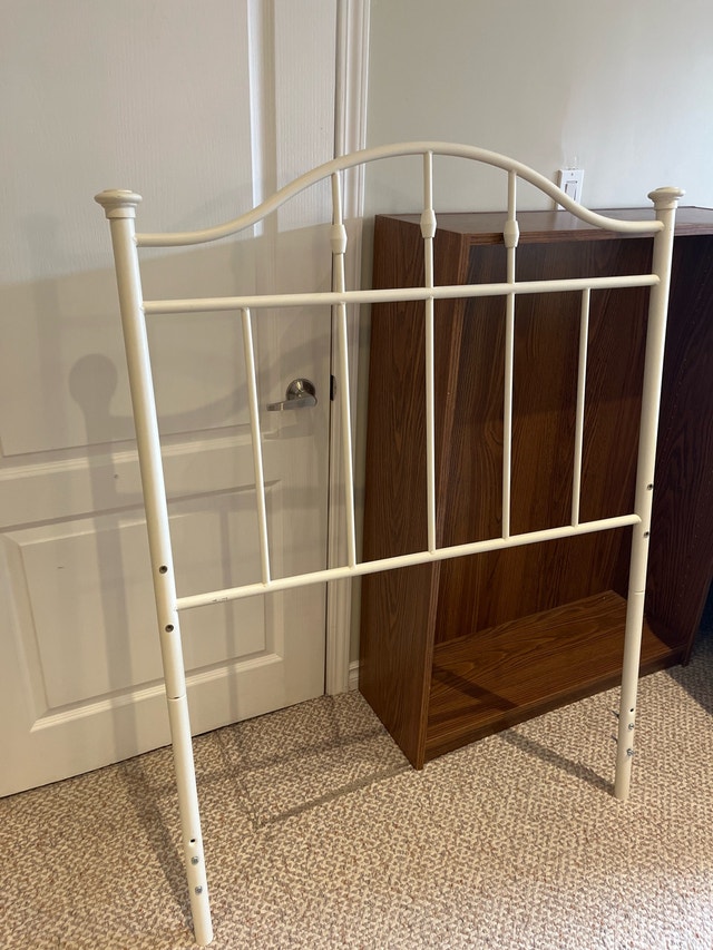 Beautiful Twin Bed frame and mattress