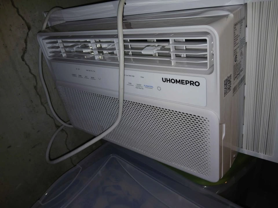 AC Unit Cools 550 Sq Ft - photo 2