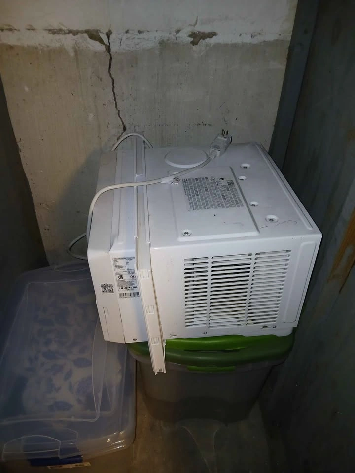 AC Unit Cools 550 Sq Ft - photo 3