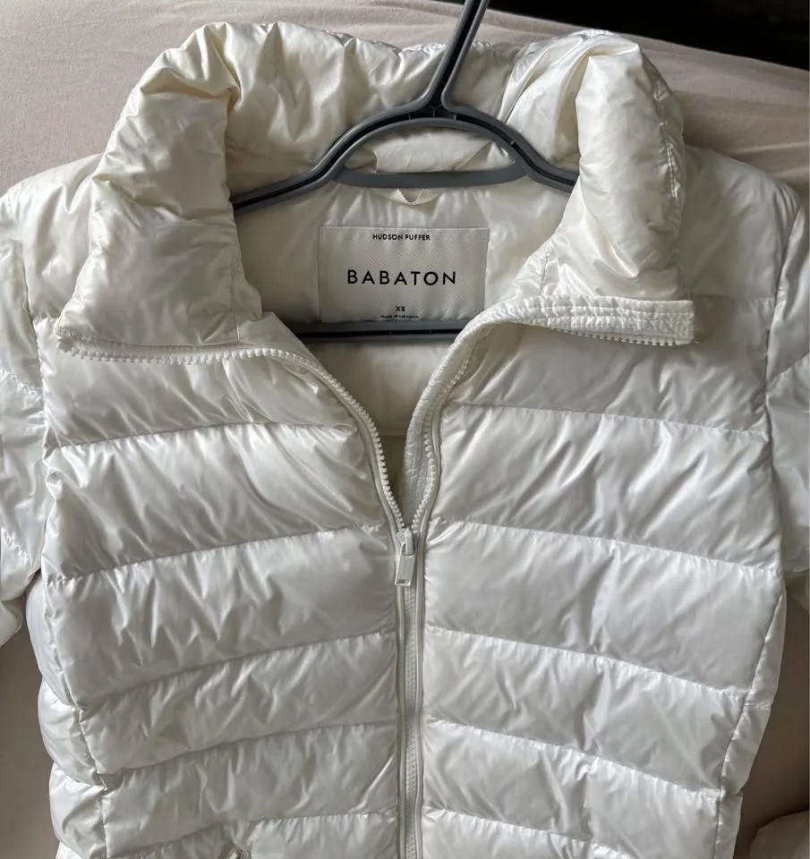 Aritzia Babaton Puffer Jacket image indicator(3)