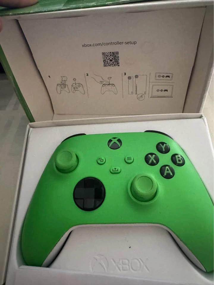 Microsoft Xbox Wireless Controller - Velocity Green - photo 2